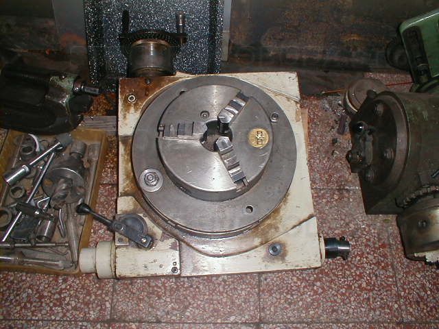 Swivelling table #1828